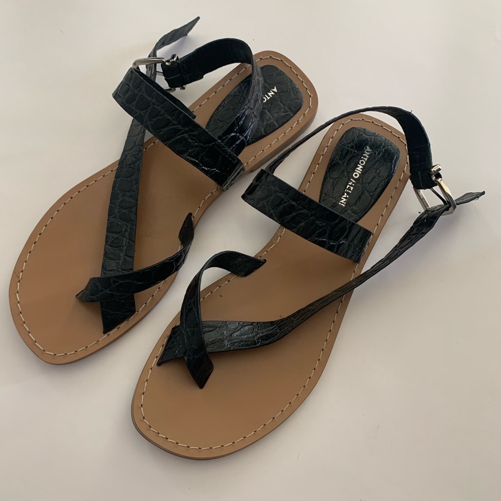 Black alligator texture sandals